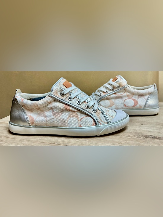 Coach Shoes - Coach Barrett Sneakers Feat. Signature C in silver/Peach